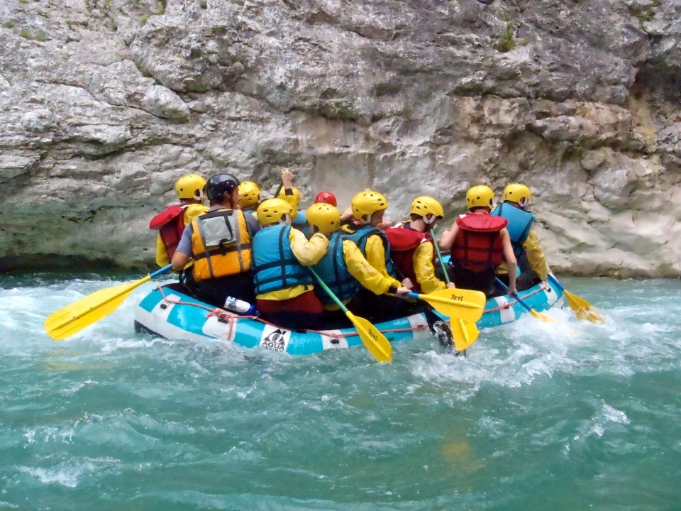  Rafting en grupo 