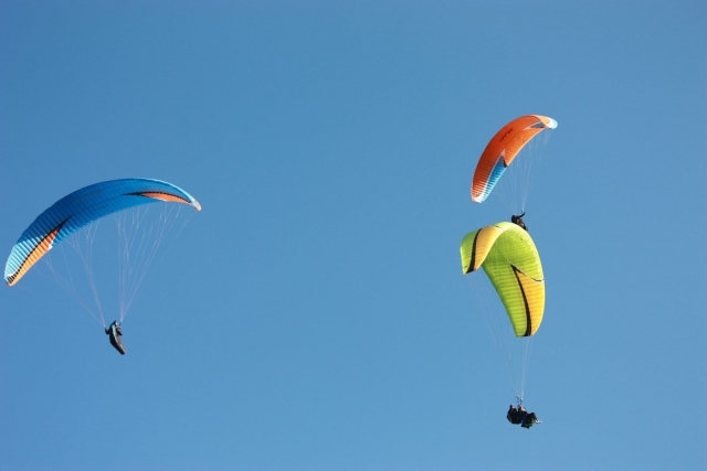  Vuelos simultáneos en parapenle. 