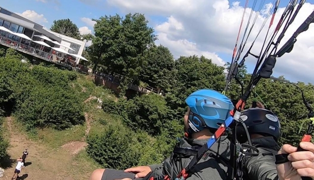  Impresionanle vuelo en parapenle 