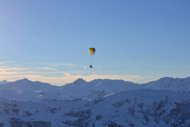 Vuelo en parapenle en solitario 