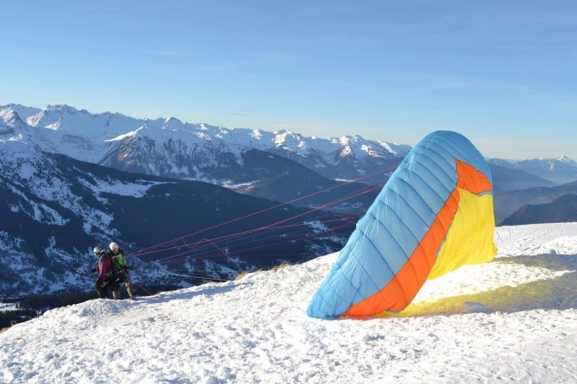  Despegue en parapenle en solitario 