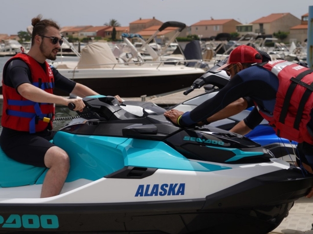  Rentar una jet ski en Canet 
