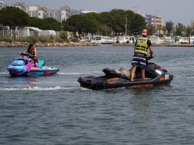 Renta de jet ski biplaza en Port Canet, 45 min