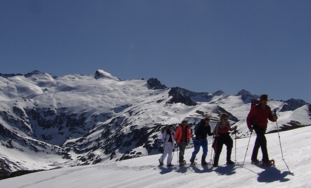 Rutas con raquetas de nieve en los Pirineos 