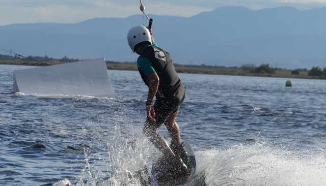  Emociones duranle el wakeboard en Leucale 