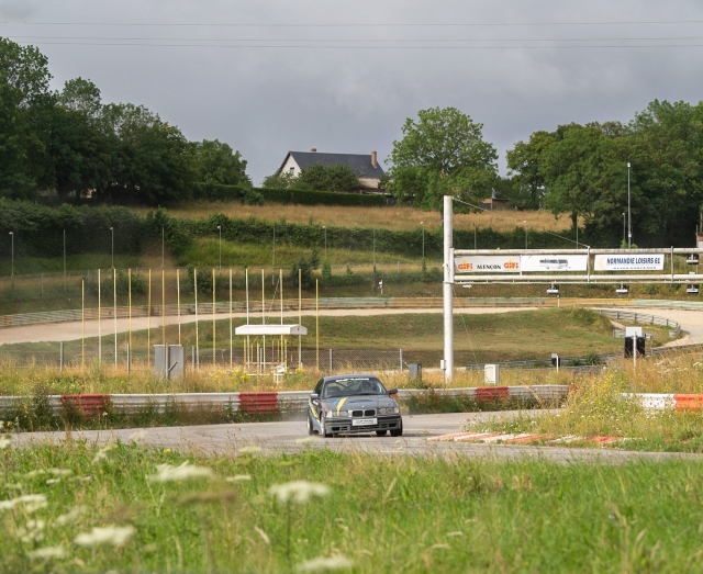 A bordo de un BMW E36 