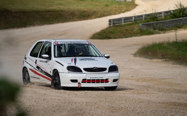  Carro de rally profesional 