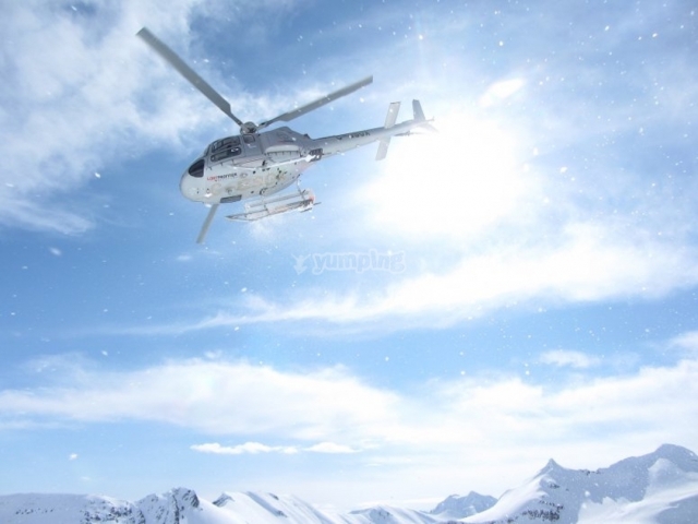  Helicóptero en los cielos de Alta Saboya 