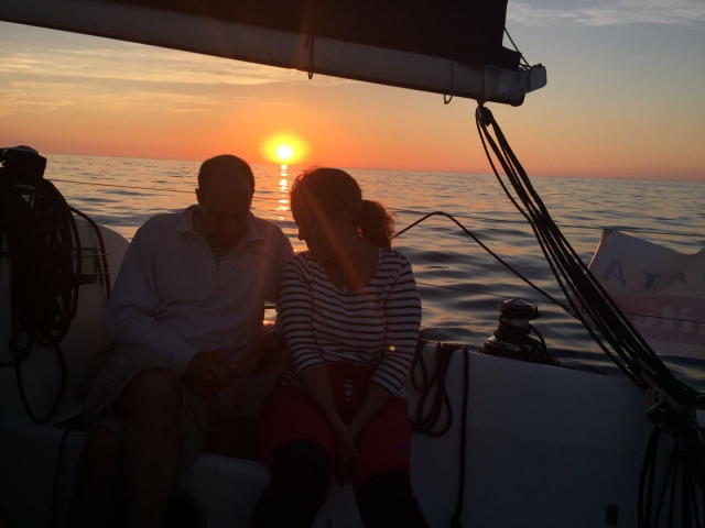 Atardecer a bordo de un velero 