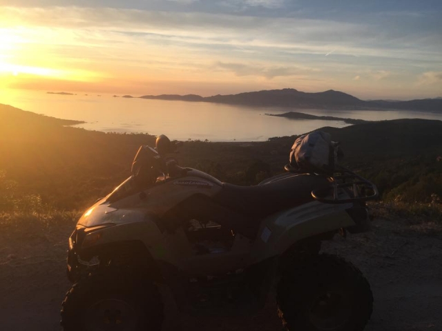  Ruta en cuatrimoto al atardecer 