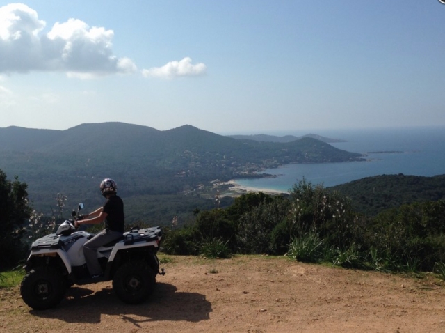  Vista de la costa de Córcega 