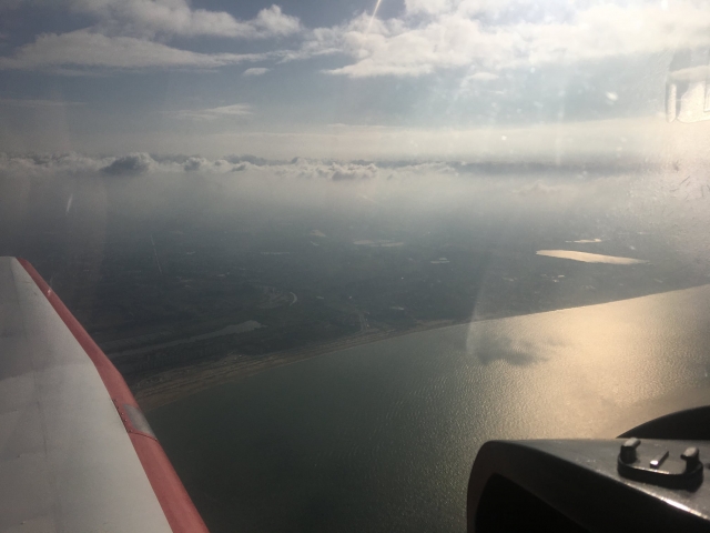  Vuelo sobre el mar