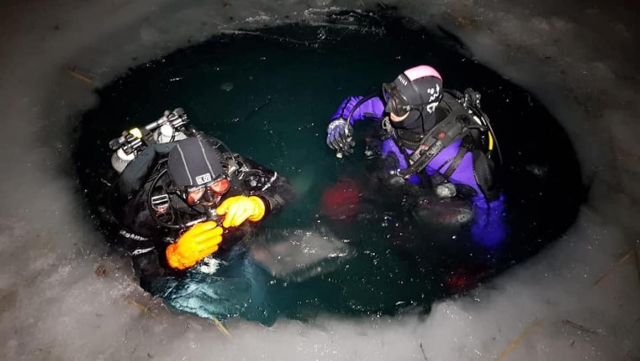  Préparation pour la plongée sous glace 
