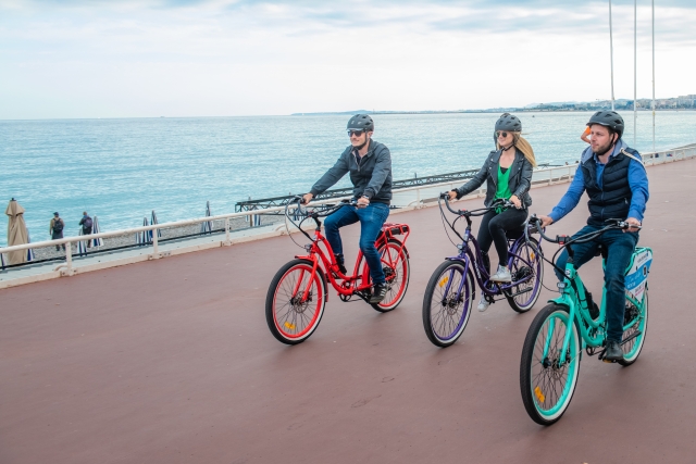  Paseo en bicicleta eléctrica en grupo 