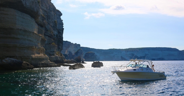  Paseo en barco de medio día en Bonifacio