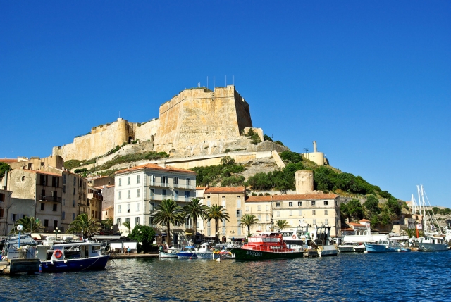  Puerto deportivo de Bonifacio