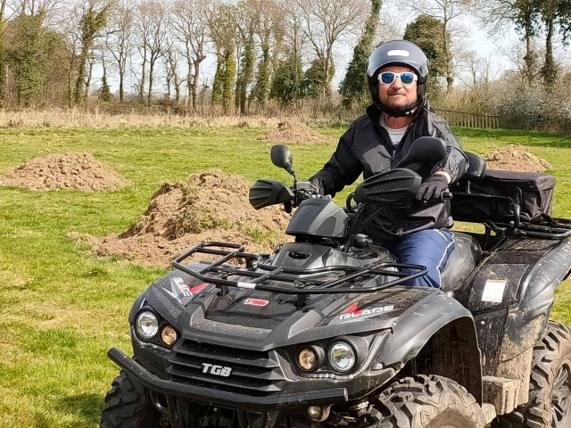  Paseo en cuatrimoto por los bosques de la Costa de Armor 