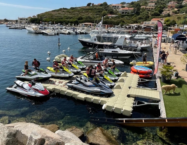  Renta de jet skis desde una base náutica en Cargèse 