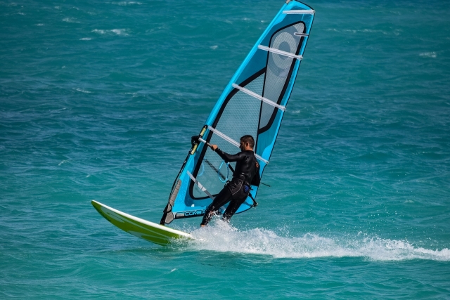  Técnicas de windsurf en el Parque Nacional de Port-Cros 
