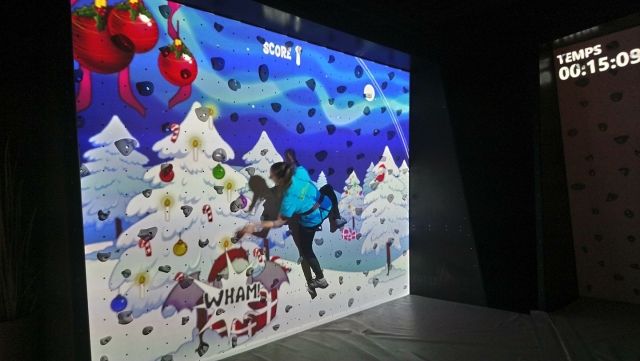  Escalada con realidad aumentada duranle la Navidad 