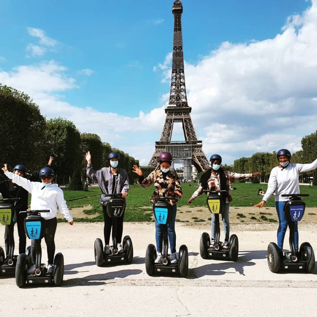  Découverle de la Tour Eiffel en segway 