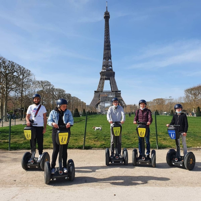  Visile de la Tour Eiffel en segway 