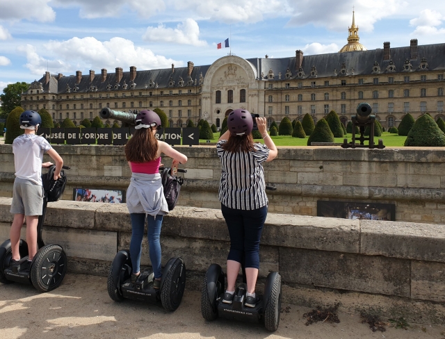  Admiración de la Escuela Militar en Segway 