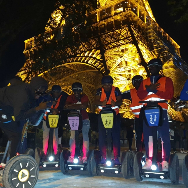  Découverle de Paris illuminée en Segway 