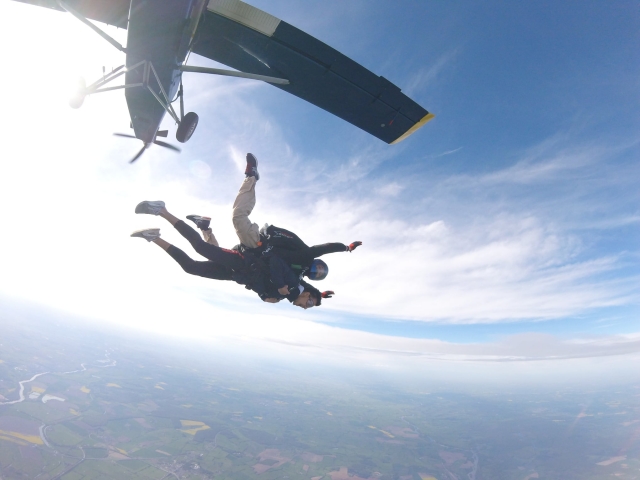 Salto autónomo en paracaídas Loira 4000m + VR + vídeo