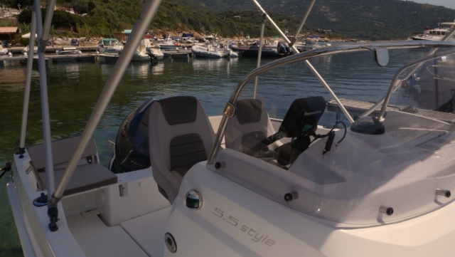  Descubrimiento de Córcega en barco 