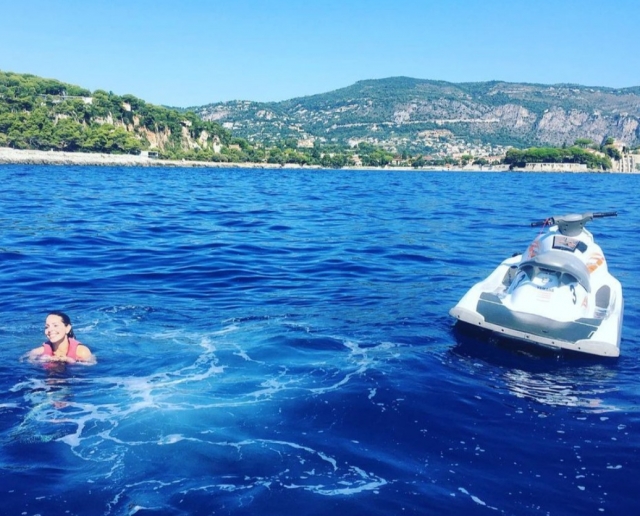  Momento de baño duranle una sesión de jet ski 