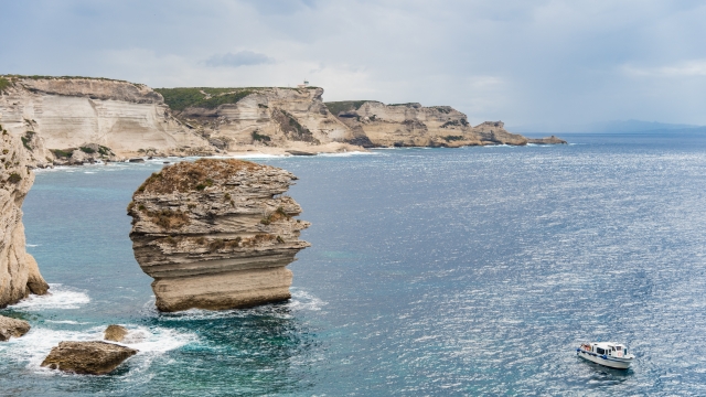 Vista de las rocas y acantilados de la región. 