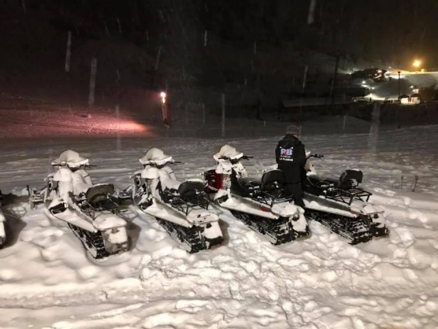  Nuestras motos de nieve 