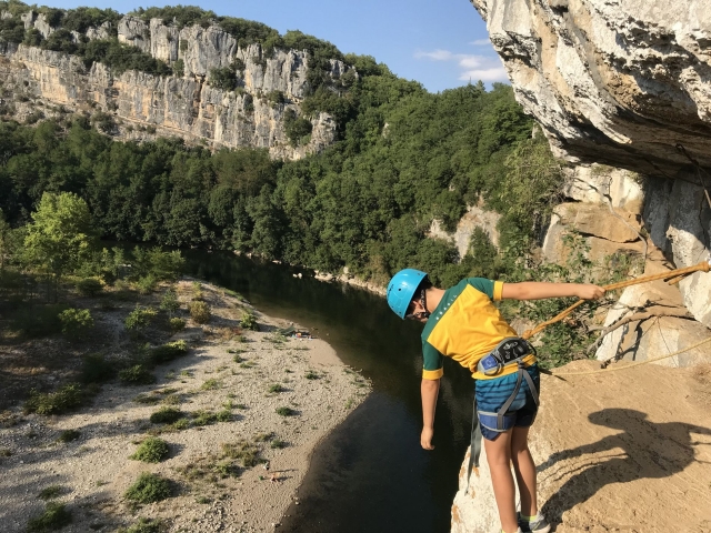  Descanso para admirar el río 