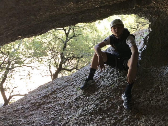  Visitanle de una gruta 
