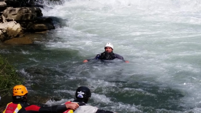  Adrenalina en aguas brava 