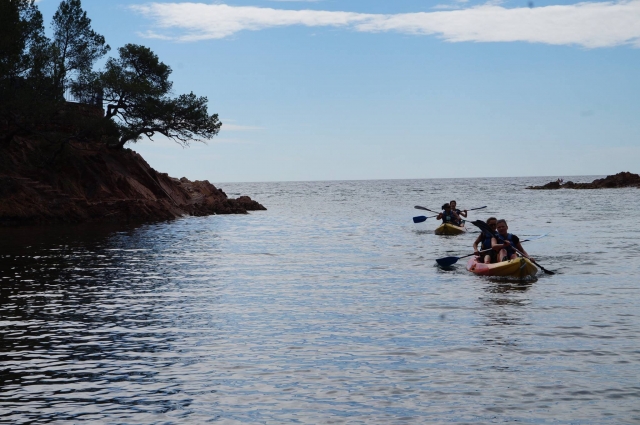  Salida para un viaje en kayak 