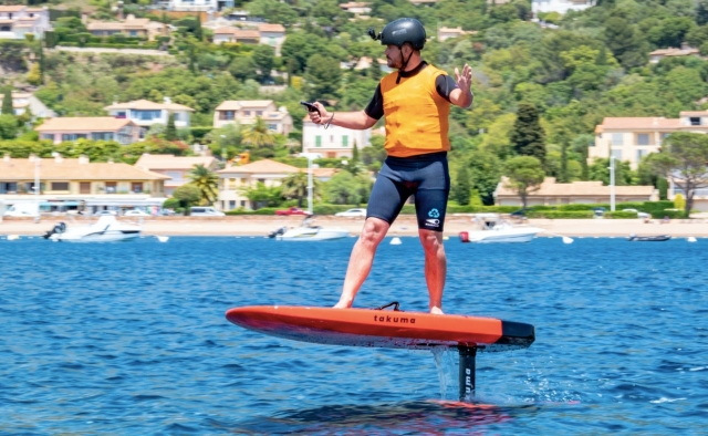  Equilibrio en el surf eléctrico 