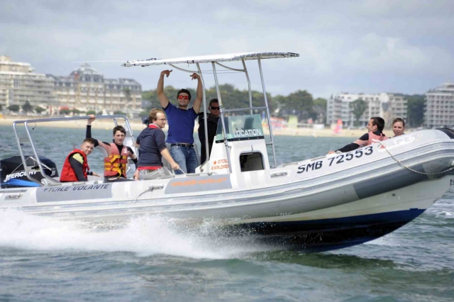  Paseo en barco por la costa 