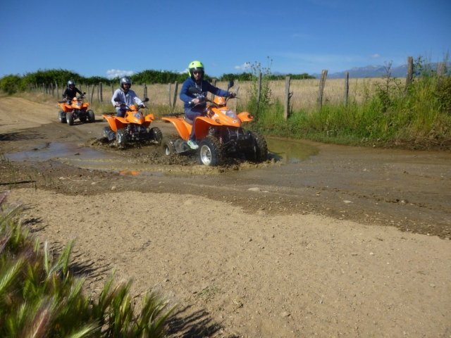 Cuatrimoto en terreno Off-Road 