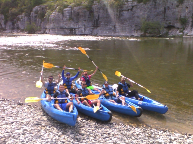  Descubrimiento de los paisajes del Ardèche en kayak 