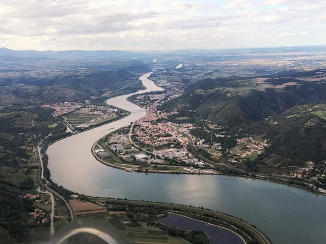 Observación del lago desde el aire 