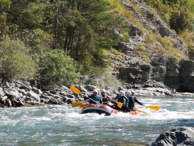  Descenso de rafting en el Valle d'ugaye 