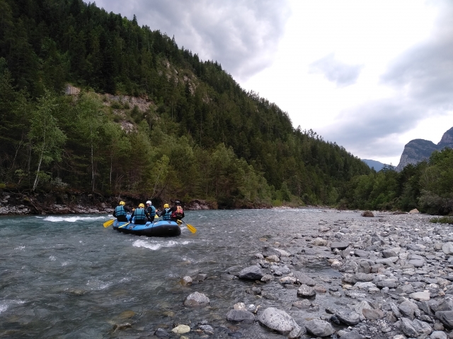  Momento de calma en el rafting 