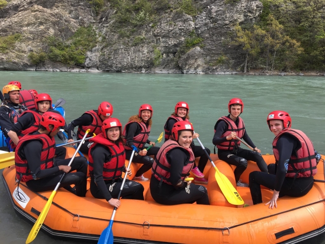  Rafting en grupo 