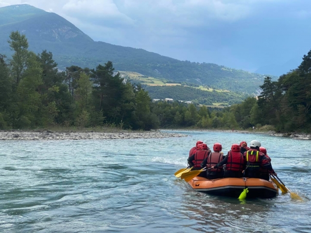  Rafting con amigos 