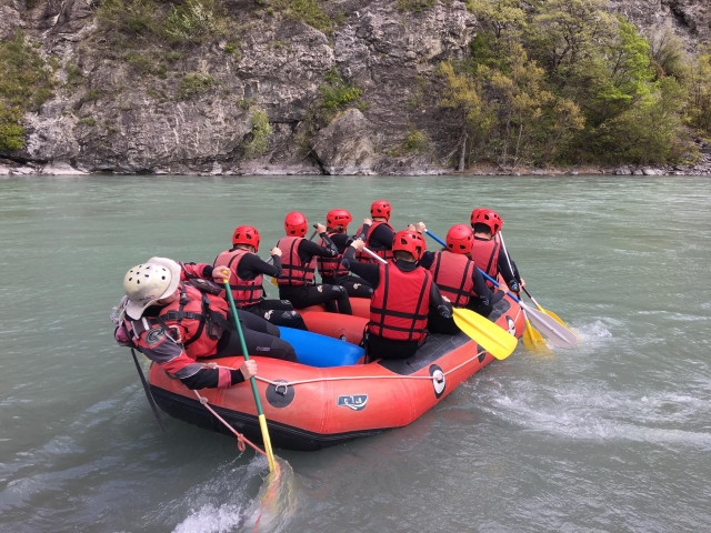  Grupo en sin balsa al inicio de la actividad 