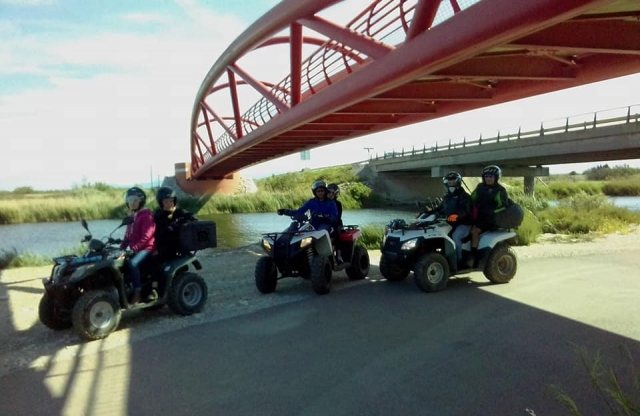  Pasando bajo un puenle de cuatrimoto 