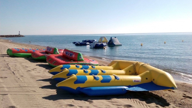  Nuestras boyas en la playa de Bacarès 