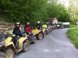 Paseo en cuatrimoto cerca de Carcassone 2H